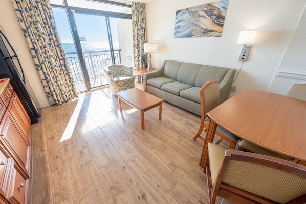 Large Living Area with the Views of the Ocean!