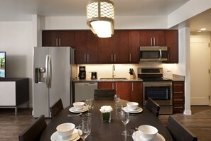 mcoub-hi-res-2-bedroom-kitchen.jpg