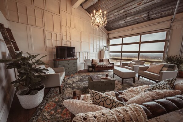 Our fav living room view! 
Photo Credit: @roadstwotravel