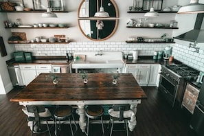 Kitchen
Photo Credit: @ericclarkphotography