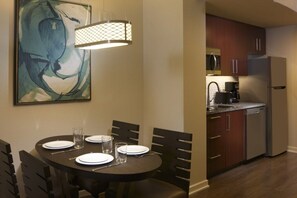 mcoub-hi-res-1-bedroom-dining.jpg