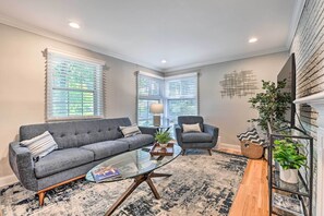 Living Room | Free WiFi | Central A/C | Washer & Dryer