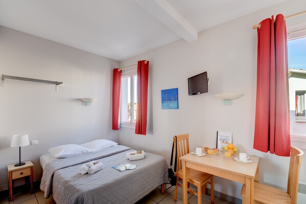 You will love the open-concept space with either a Double bed or a Sofa bed - let us know what you prefer!