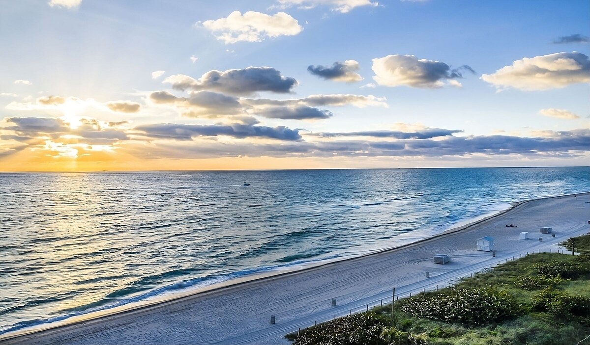 Garden View Suite at The Sagamore Hotel South Beach, In-house Art Gallery!