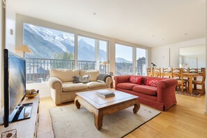 Living and dining room