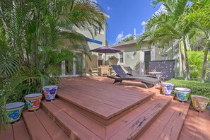 Deck | Outdoor Table and Seating | Private Back Yard
