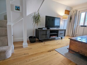 Smart TV and all sorts of games in the TV unit - just in case of rainy days