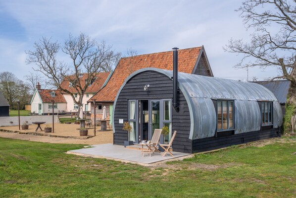 The Nissen Hut at Green Valley Farm, Ubbeston: Quirky accommodation