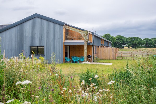 1 Long Barn, Henham: A beautiful, contemporary, newly converted barn set in a tranquil, rural environment
