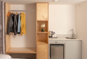 Flimwell lodge Room with Trees kitchen