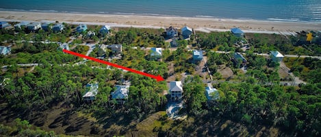 Located on Indian Pass less than 260 feet to the beach and even less to the shared pool