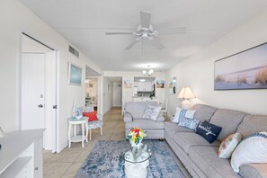 3203 Living Area