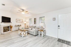 Living Room | Smart TV | Wood-Burning Fireplace