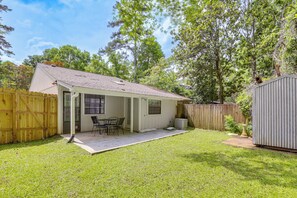 Private Yard | Pet Friendly w/ Fee