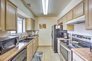 Kitchen | Pet Friendly w/ Fee | Keyless Entry | Direct Access to Golf Course