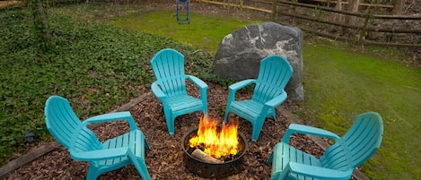 Lots of Privacy and Places to Enjoy the Woodburning Fire Pit.