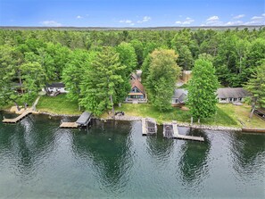 Convenient Location: Minutes from Elk Rapids, restaurants, and easy boat access to Docker's and the Sandbar.