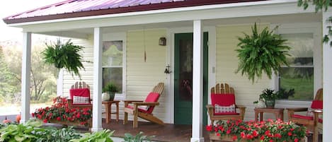 Porch for Cottonwood Guests