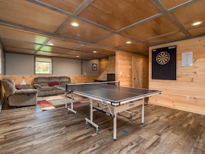 Cozy Chalet with Wonderful Views, Game Room (1043)