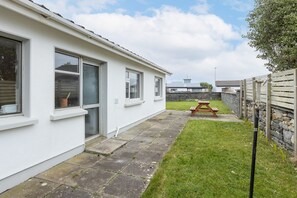 Seapark 7 Holiday home in Lahinch on the Wild Atlantic Way back garden