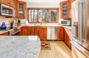 Full Kitchen