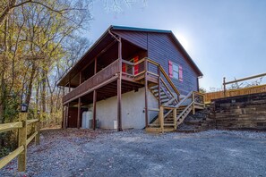 Smoky Mountain Cabin "Margaritas at Sunrise"