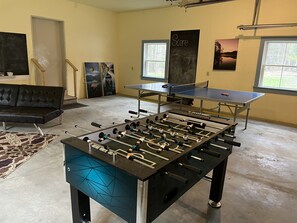 Game Room with Ping Pong, Foosball SmartTv and Cornhole