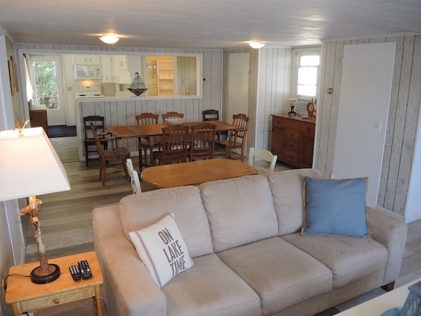 Living room/Dining/Kitchen