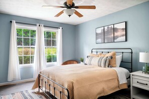 Bedroom 1 - Queen Bed and Full Bath