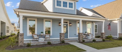 Front of House - Fabulous front porch