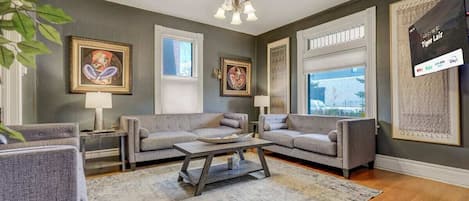Circle around in the Grand Room for relaxing with a cold drink in your hand and awesome conversation!