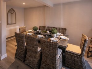 Dining room | Yew Tree Cottage, Willsersey, near Broadway
