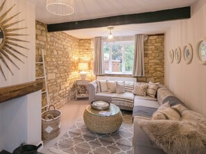 Living room | Yew Tree Cottage, Willsersey, near Broadway