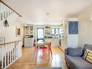 Open plan living space | Crab Cottage, Wells-next-the-Sea