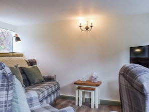 Living room/dining room | Drapers Cottage, Lubenham, near Market Harborough