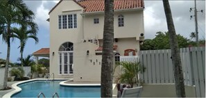 Sunset Reef - side view with pool