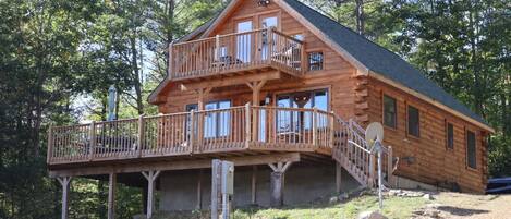 ADK log cabin with 2 decks; 3 bedrooms + loft; 2 bathrooms; basement/game room