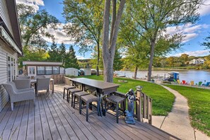 Deck | Outdoor Dining Area | Charcoal Grill | Shuffleboard