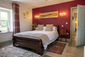 3 Mill Cottages, Ravensworth: Master bedroom with kind-size bed and en-suite shower room