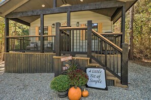Cabin Exterior | Furnished Porch