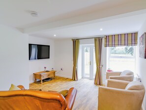 Living room | Wester Caiplich - Dalnaglar Castle and Cottages, Glenshee, Cairngorms