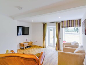 Living room | Wester Caiplich - Dalnaglar Castle and Cottages, Glenshee, Cairngorms