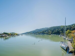 Blau, Wasser, Wasservorräte, Gewässer, Wasserweg, Küsten Und Ozeanische Forms, Wasserlauf, Boot, Bank, Watercraft