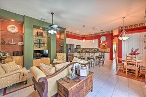 Family Room | Free WiFi | Smart TV w/ Cable