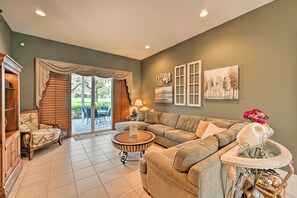 Living Room | Sleeper Sofa