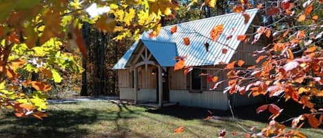 This property is surrounded by beautiful colors in the fall