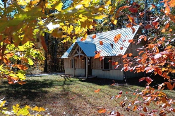 This property is surrounded by beautiful colors in the fall