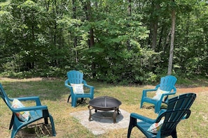 Fire pit with seating for four