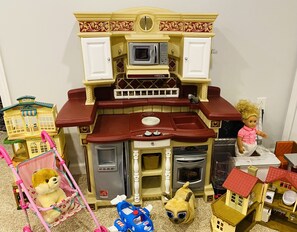 Lots of toys to choose from. Kids will be occupied for hours :)