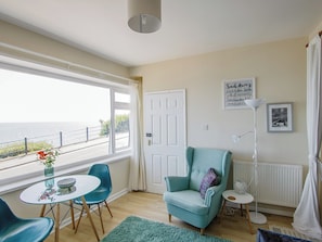 Comfortable studio accommodation | Beachside Bluff - Shanklin Chine Apartments, Shanklin